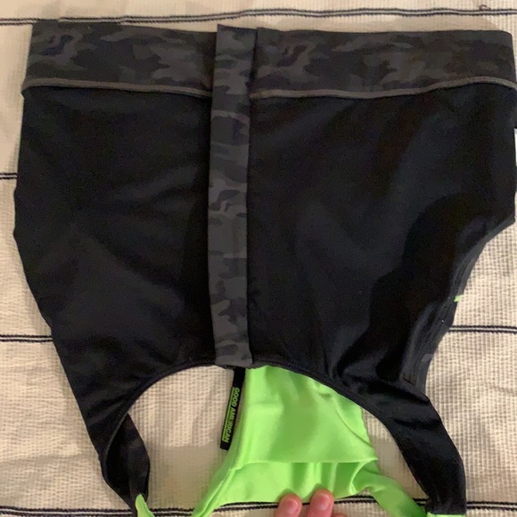 Good American Camo Sports Bra - Picture 8 of 9